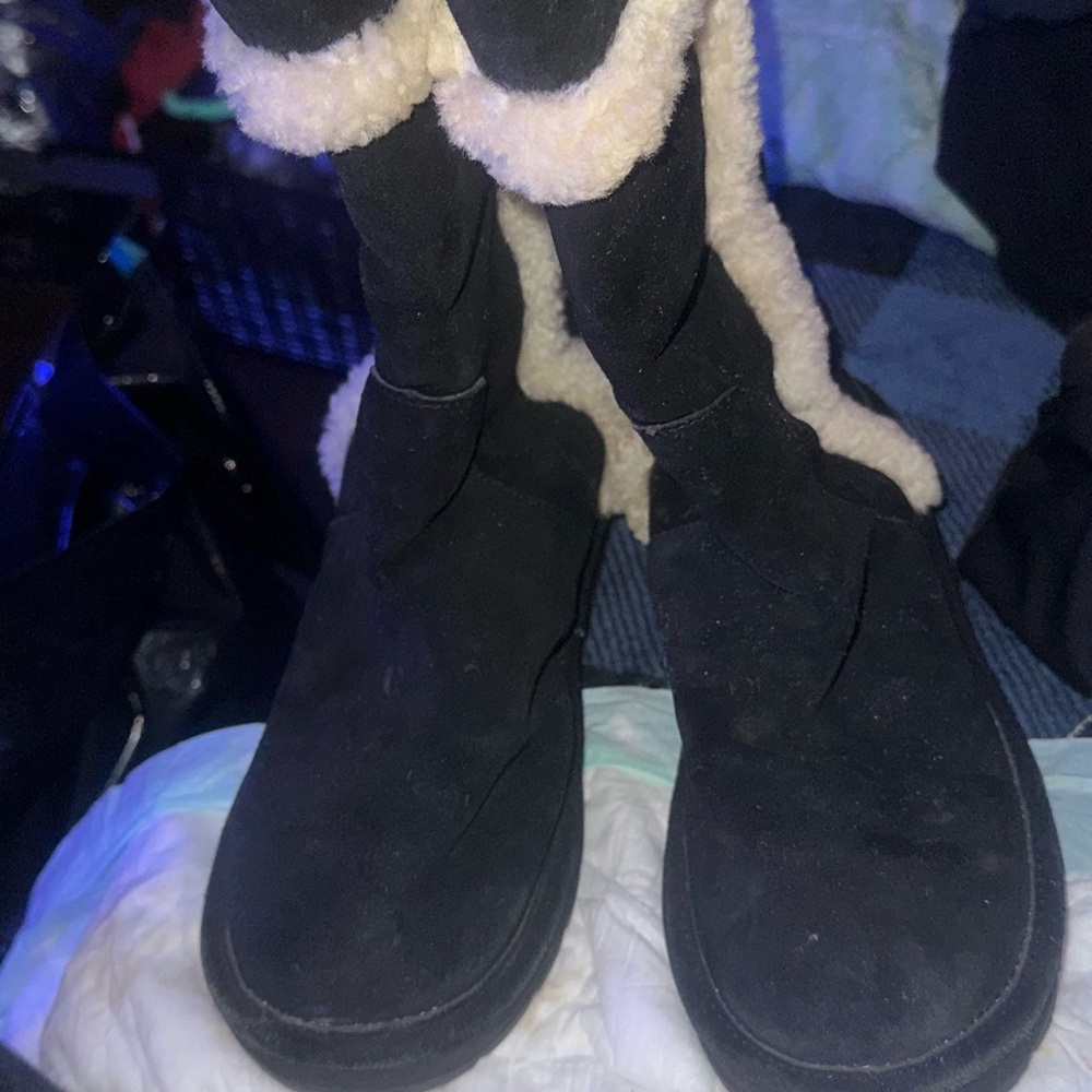 Woman’s Micheal kors boots size 9m